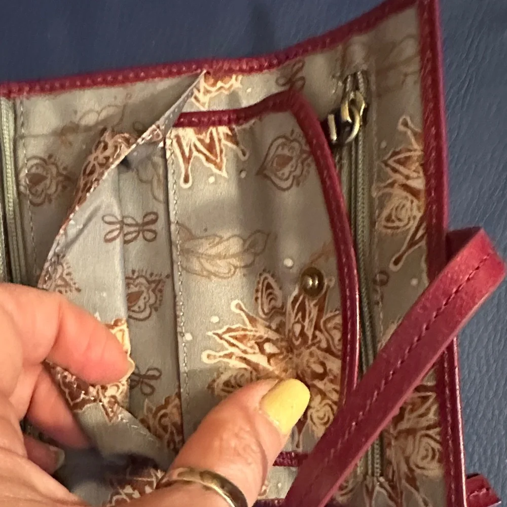 HOBO Red Leather Strap Jewelry Travel Holder with Gold-Tone Button - Picture 4 of 5